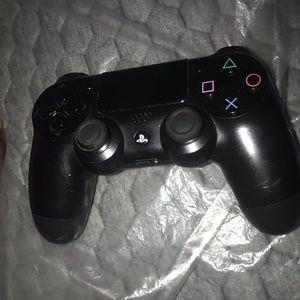 PS4 controller